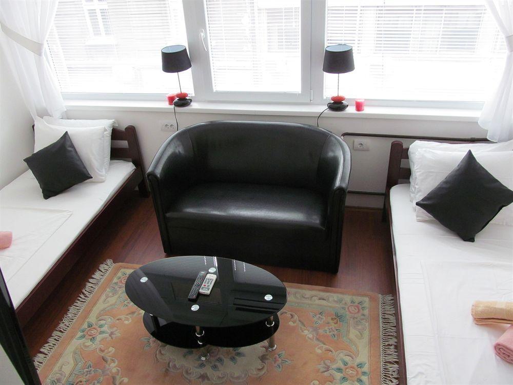 Downtown Apart Hotel Bane Belgrade Extérieur photo