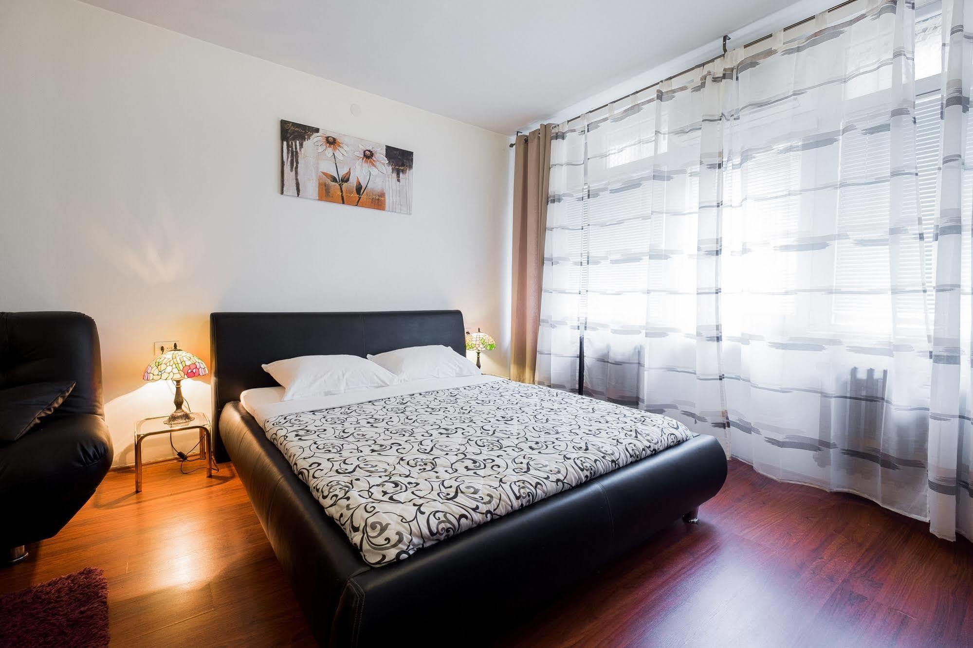 Downtown Apart Hotel Bane Belgrade Extérieur photo