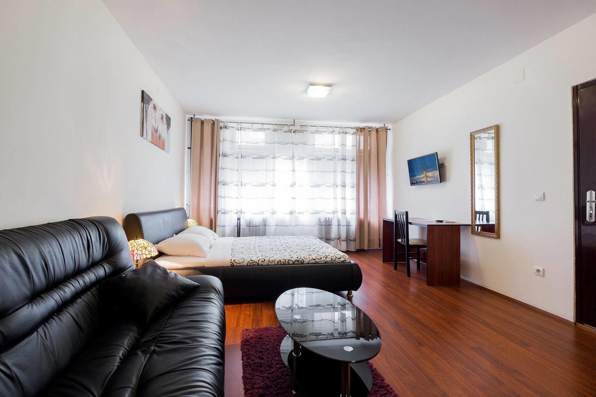 Downtown Apart Hotel Bane Belgrade Extérieur photo